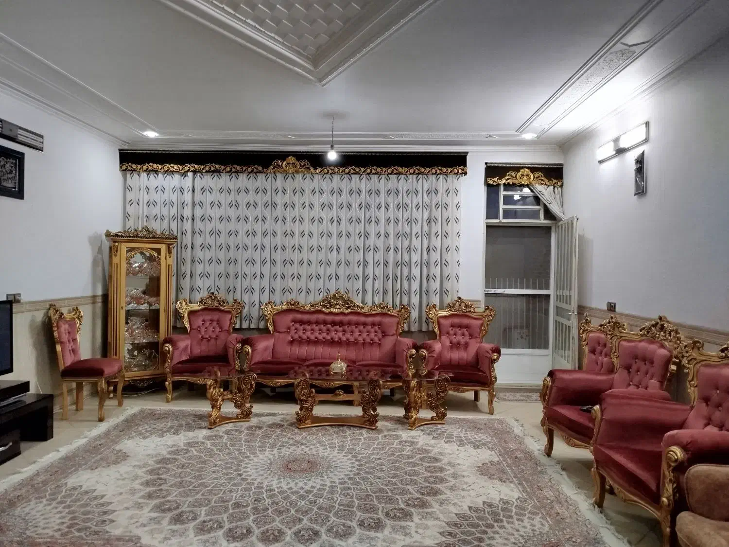 مبل سلطنتی|مبلمان خانگی و میز عسلی|یزد, |دیوار