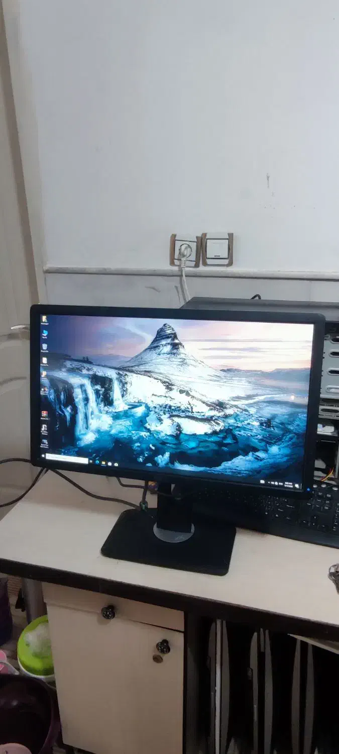 مانیتور دل ۲۴ فوق پیشرفته|قطعات و لوازم جانبی رایانه|قم, زنبیل آباد|دیوار