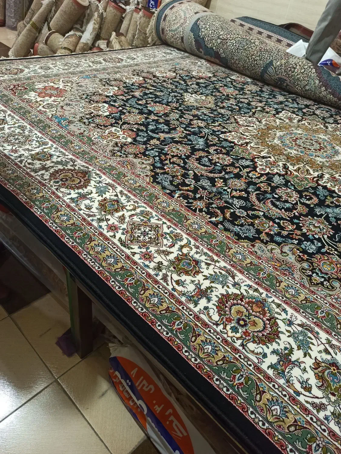 فرش سه تخته نو و جدید|فرش|لیکک, |دیوار