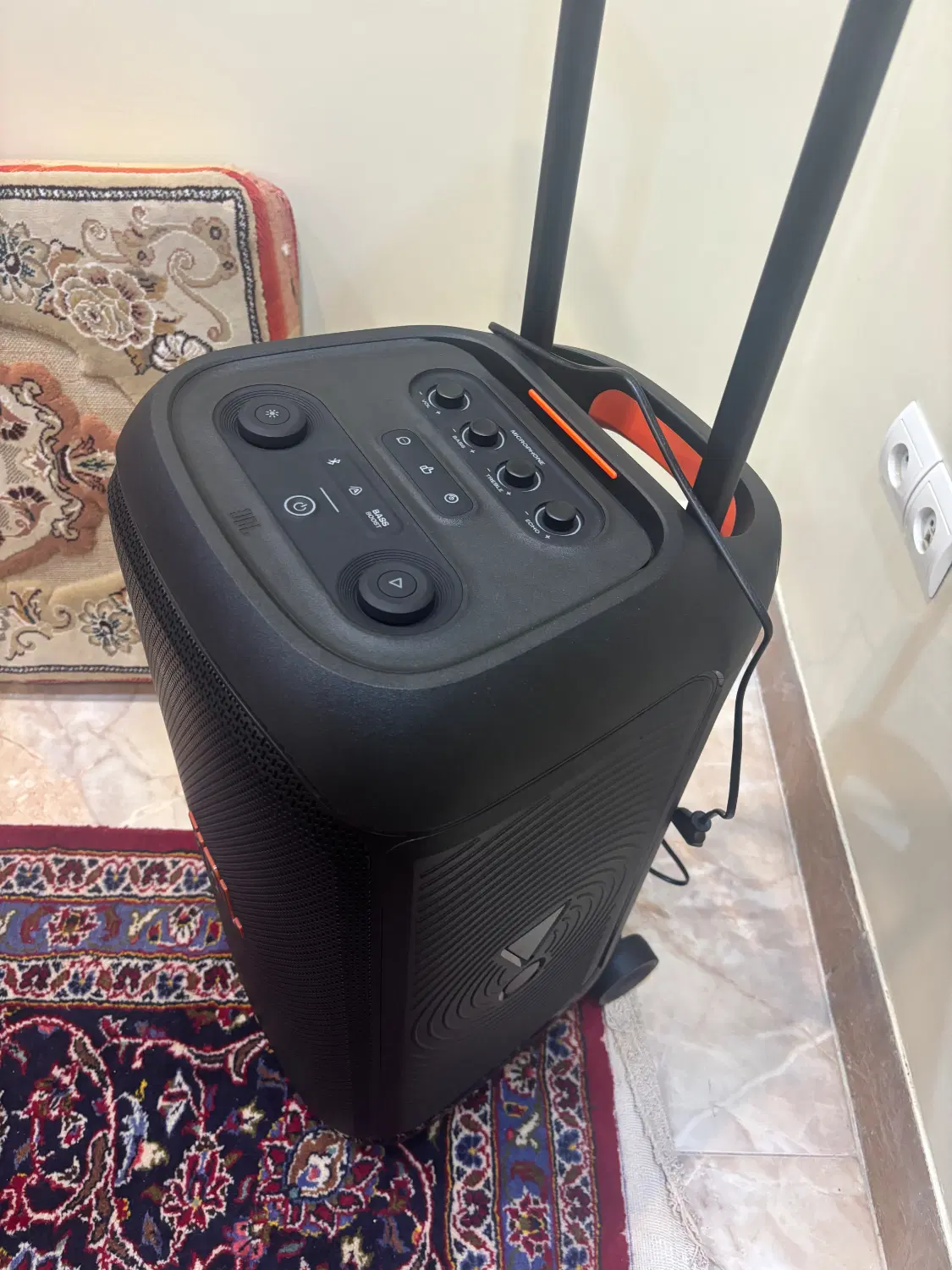 اسپیکر jbl 320|پخشکننده همراه|شیراز, میرزاکوچک خان|دیوار