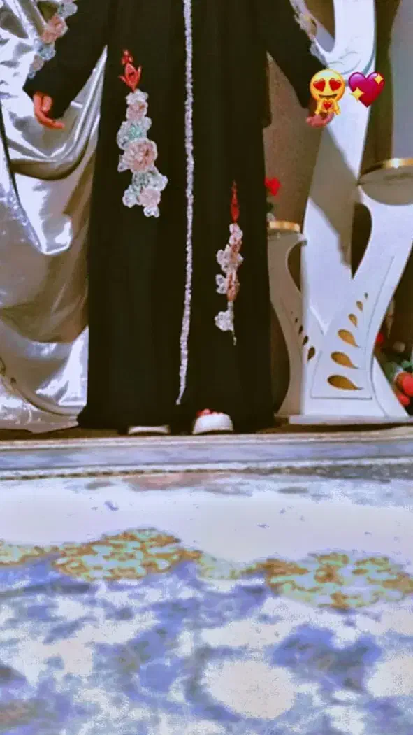 تعدادی عبا|لباس|بندرعباس, |دیوار