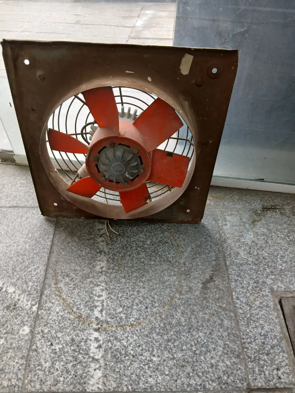 هواکش صنعتی ۴۰در۴۰سالم|پنکه و تصفیه‌کنندهٔ هوا|بومهن, |دیوار