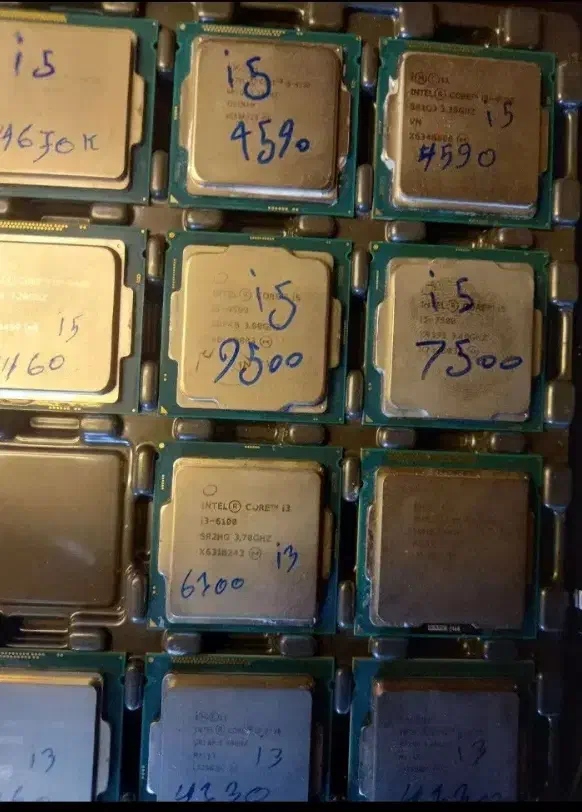 تعدادی اسپیکر کامپیوتر CPU گرافیک یک و دو و رم|قطعات و لوازم جانبی رایانه|زنجان, |دیوار