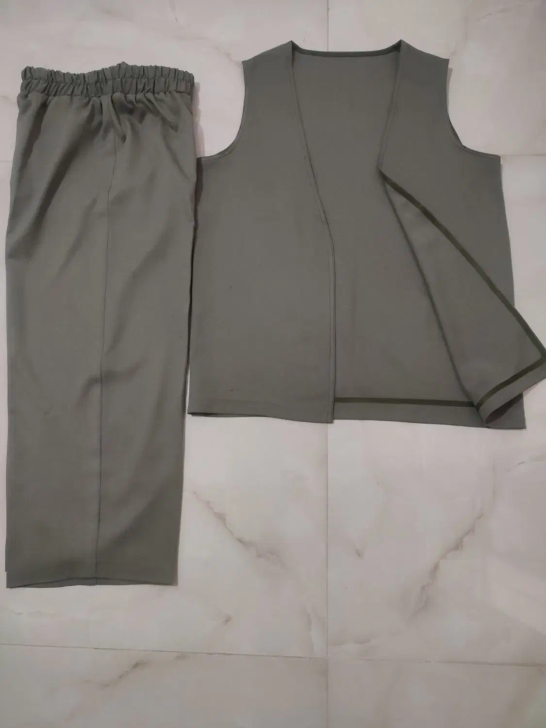 جلیقه دامن پشمی و چند تا لباس|لباس|دورود, |دیوار