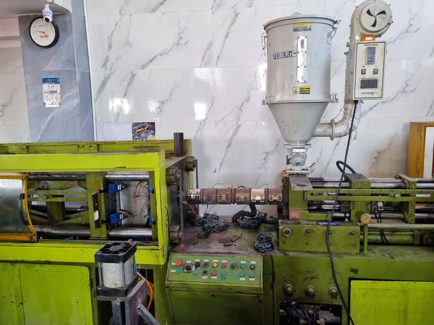 دستگاه تزریق پلاستیک ۳۵۰ گرمی ظهراب|ماشینآلات صنعتی|اسکو, |دیوار