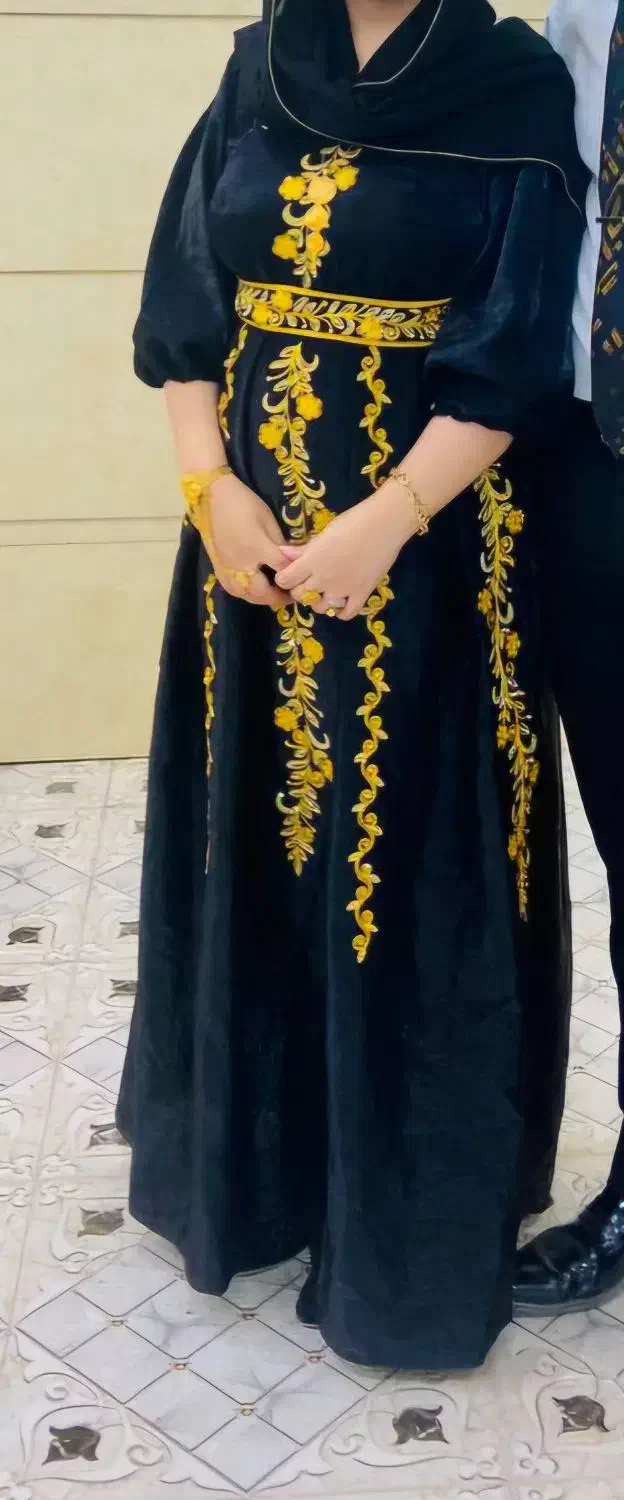 لباس مجلسی|لباس|لامرد, |دیوار