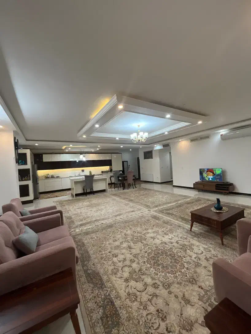 ۱۶۰ متری قلب طالقانی|فروش آپارتمان|ساوه, |دیوار