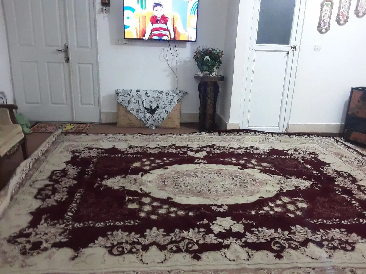 فرش ۱۲ متری کرم زرشکی|فرش|ساری, |دیوار