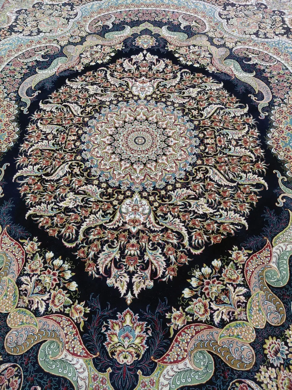 سه تخته ۱۲ متری ضخیم با تراکم|فرش|ورامین, خیر آباد|دیوار