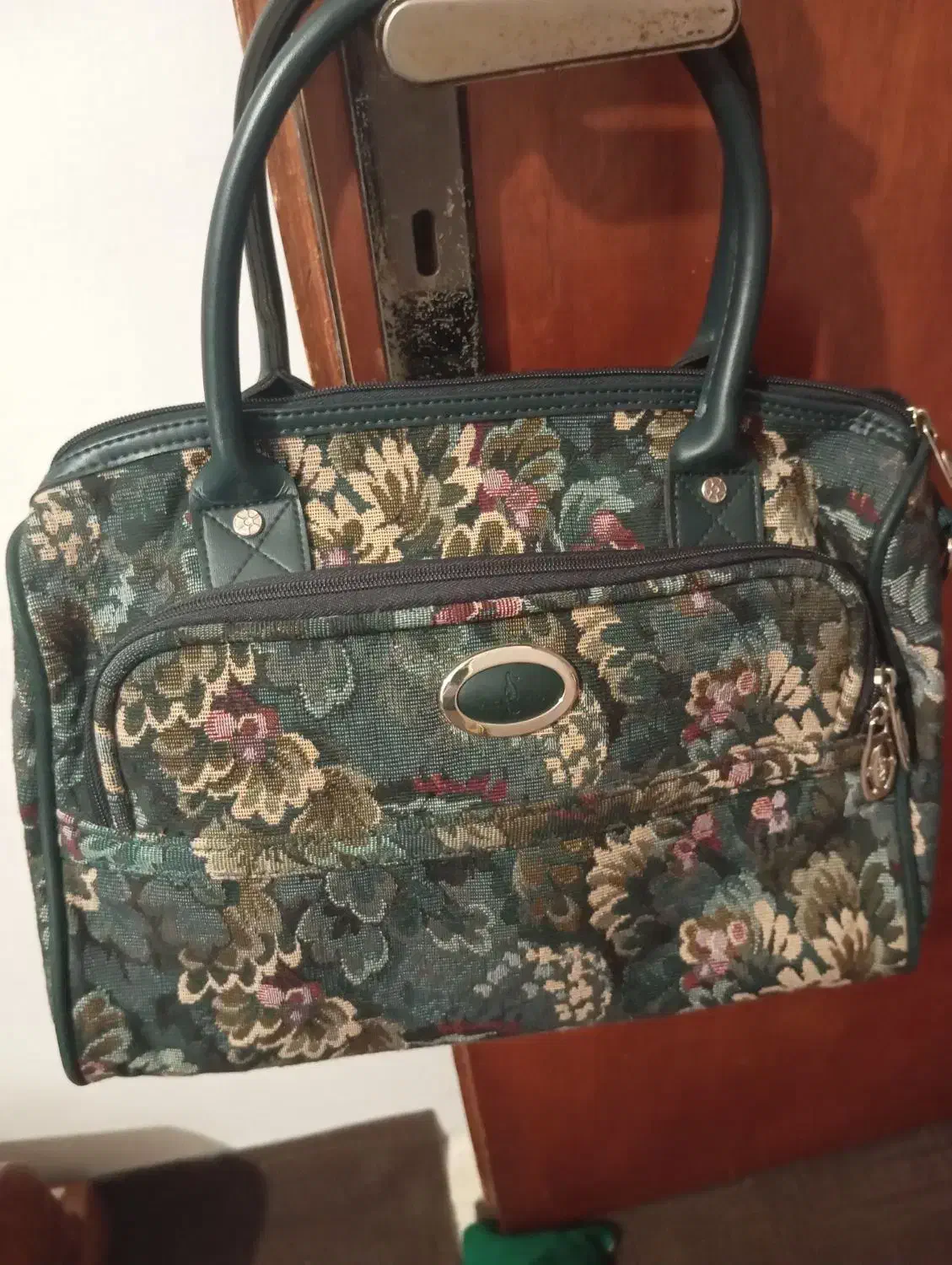 ساک مسافرتی|کیف، کفش، کمربند|چالوس, |دیوار