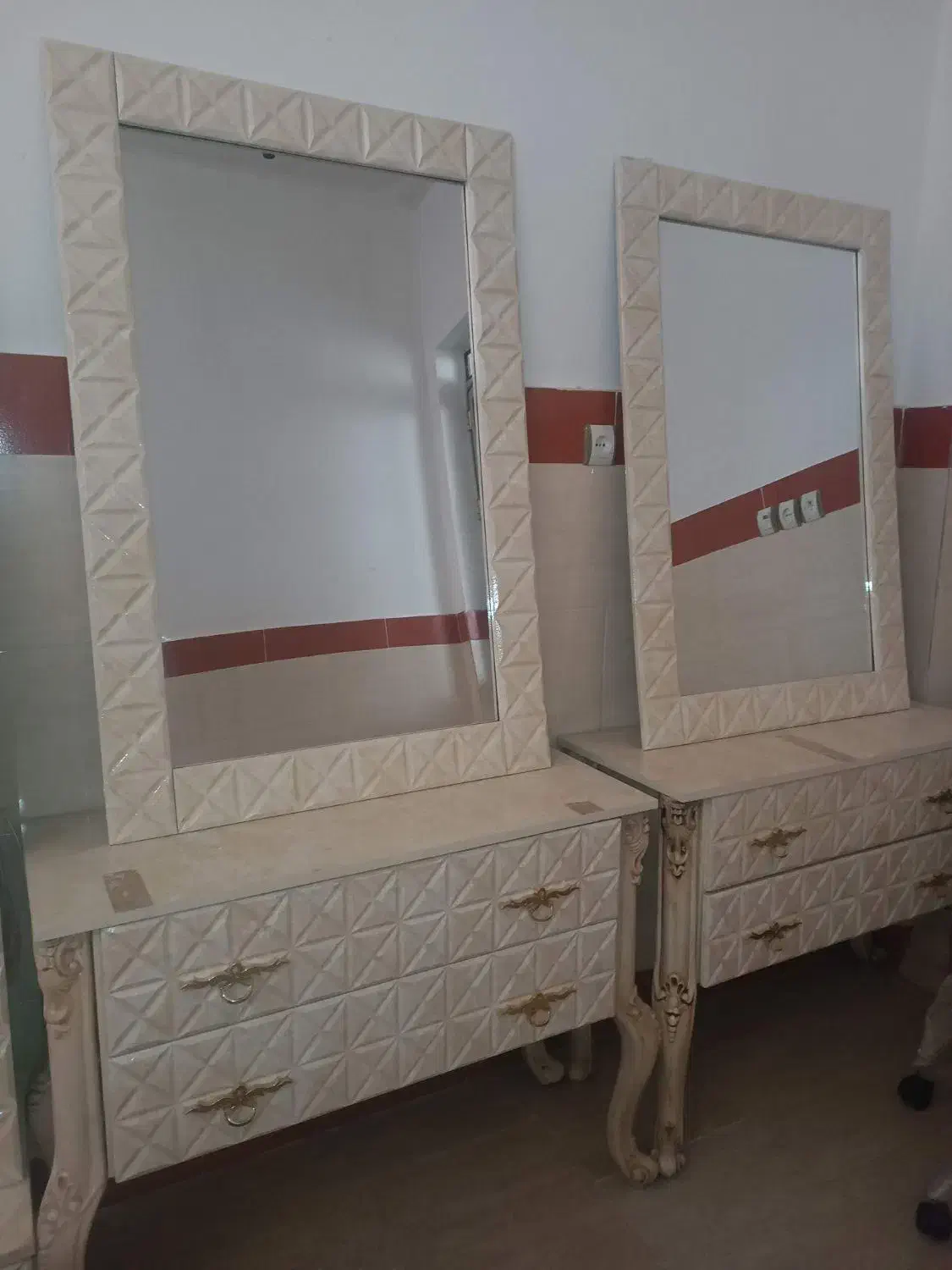 کنسول آینه و صندلی چرخ دار|بوفه، ویترین، کنسول|گنبد کاووس, |دیوار