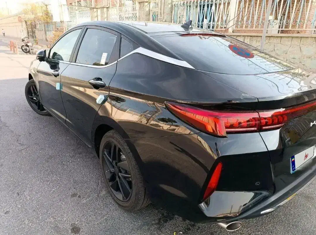 j7 مشکی نقد و چک 1404|خودرو سواری و وانت|اصفهان, شاهد|دیوار