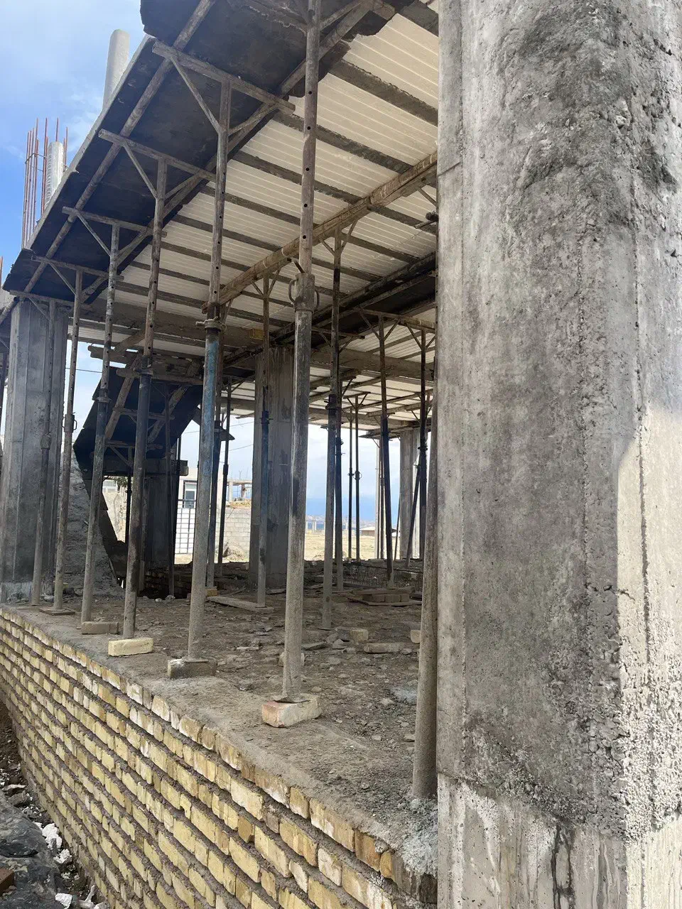 زمین و سازه  200 متری دو طبقه در طارم دهستان درام|فروش زمین و ملک کلنگی|طارم (زنجان), |دیوار