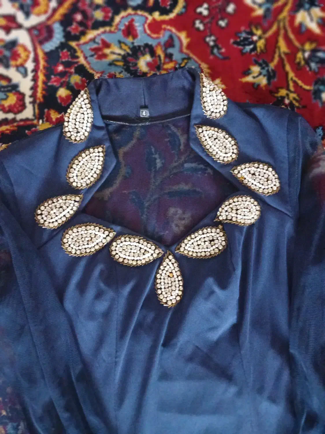 لباس مجلسی|لباس|گرگان, |دیوار
