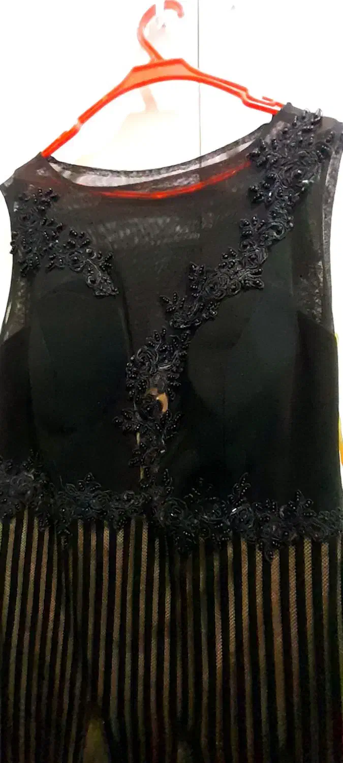 لباس مجلسی|لباس|نیشابور, فرح بخش|دیوار