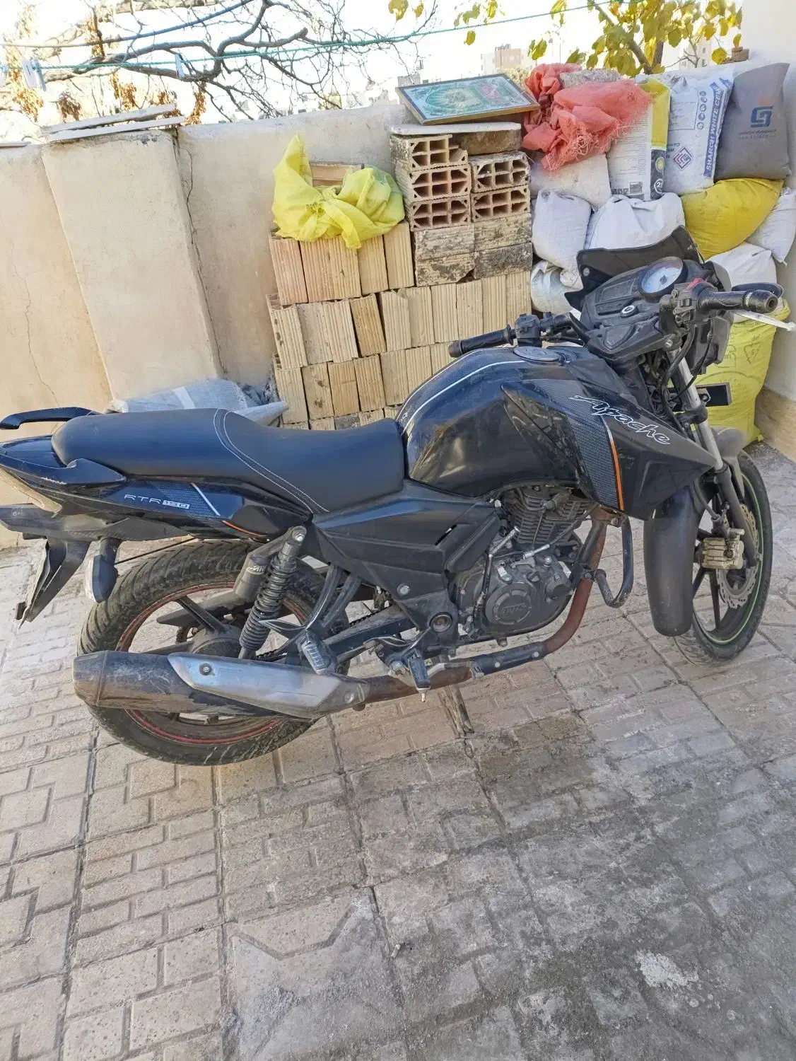 آپاچی ۱۵۰ مدل ۸۸ نیو فیس موتوری ۱۶۰ نرم و بی صدا|موتورسیکلت|مشهد, نیروی هوایی|دیوار