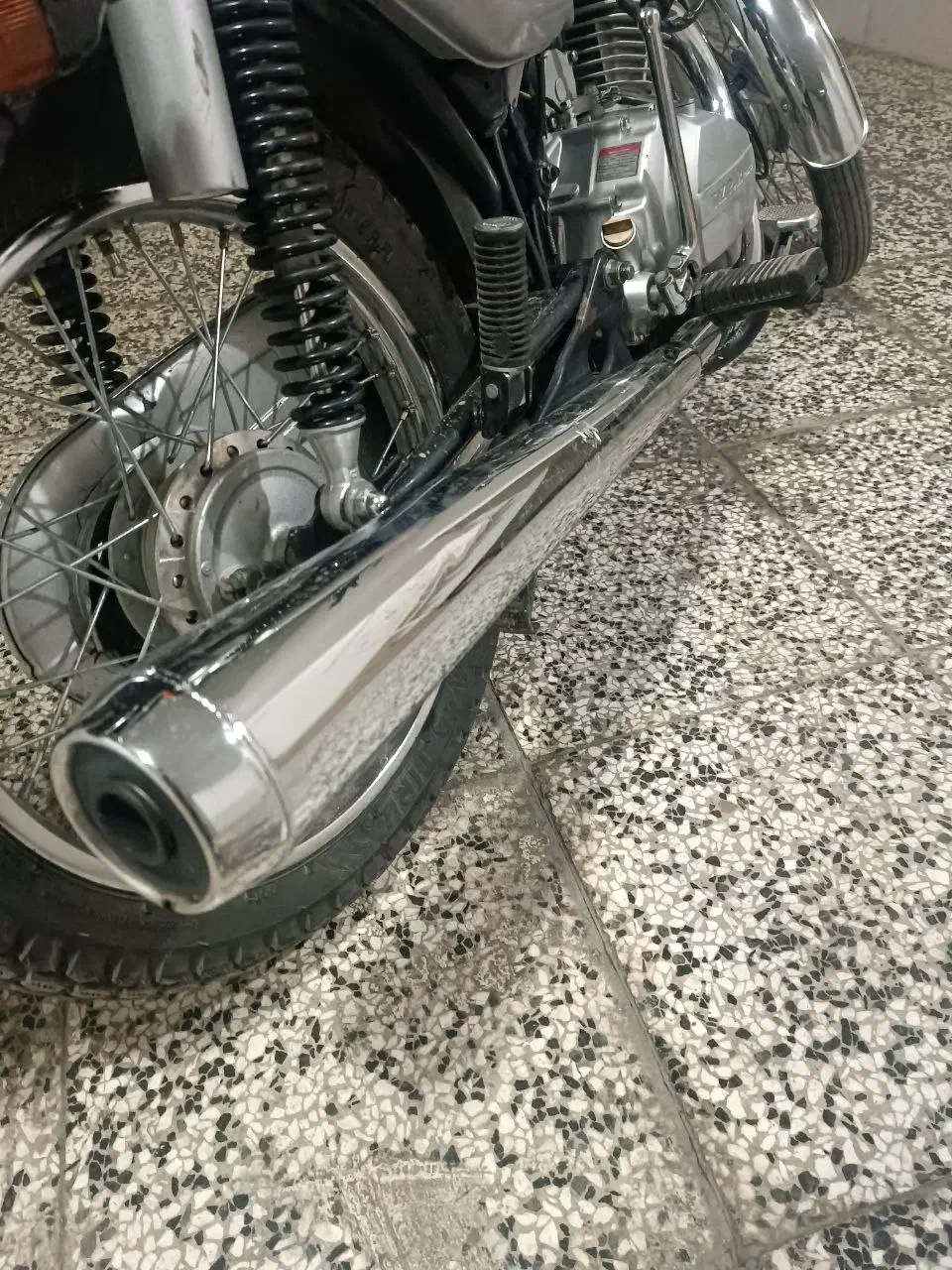 اگزوز ۲۰۰ کاربرات|قطعات یدکی و لوازم جانبی|مشهد, خواجه ربیع|دیوار