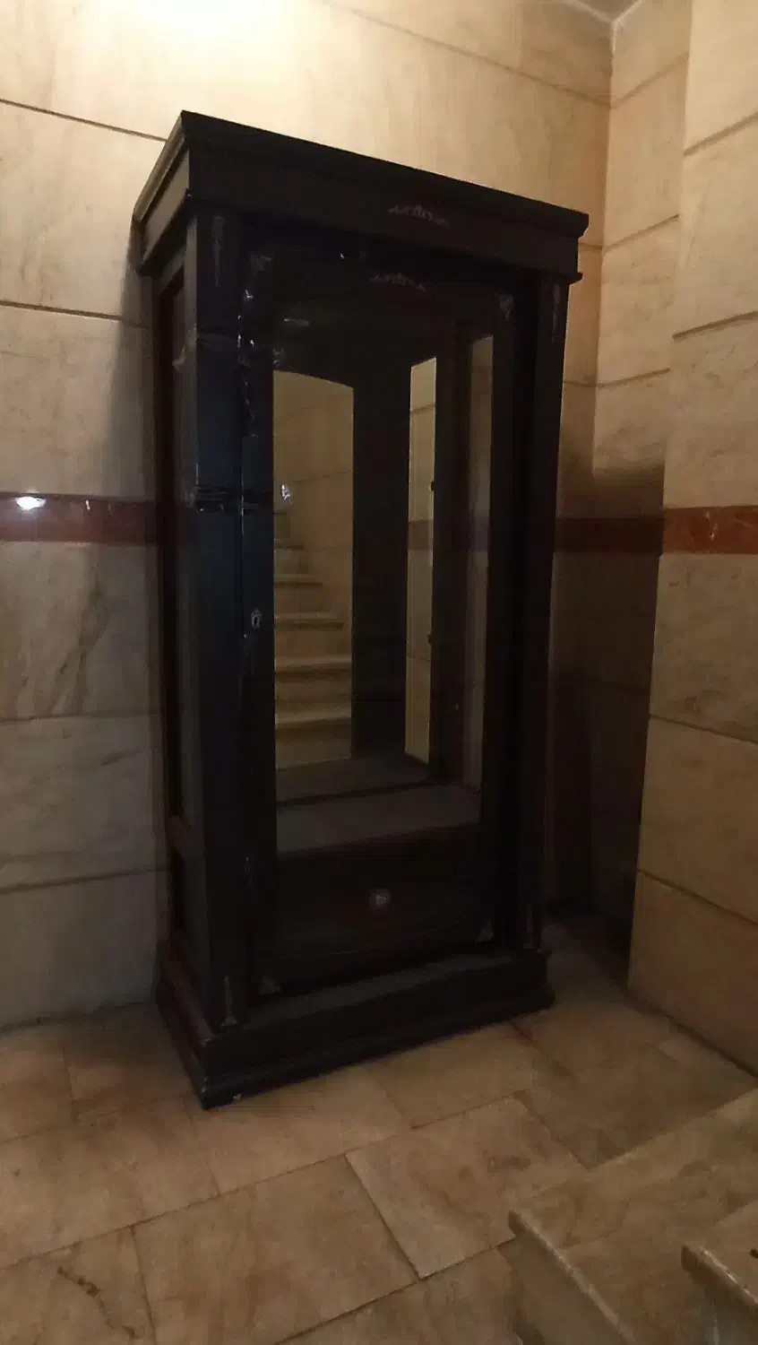 بوفه چوبی سالم و تمیز|بوفه، ویترین، کنسول|تهران, نارمک جنوبی|دیوار