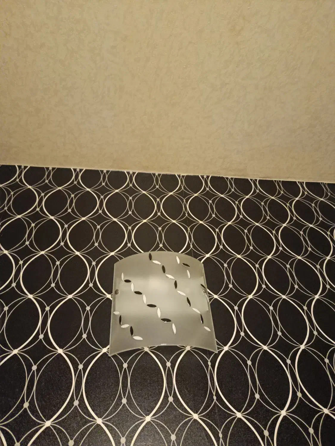 لوستر|لوستر و چراغ آویز|مشهد, هفت تیر (حافظ)|دیوار