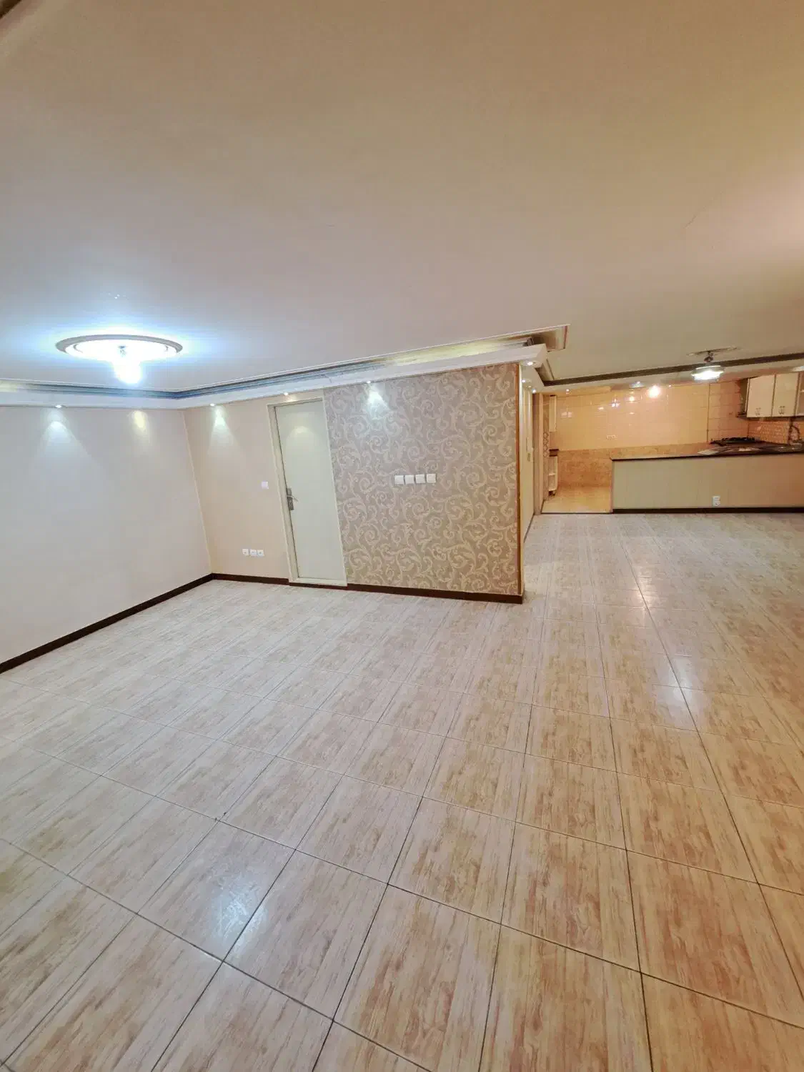 ۹۵ متر همکف بلوار فردوس غرب سازمان برنامه