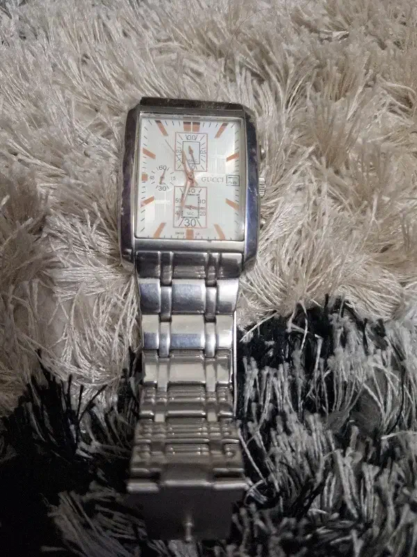 ساعت مچی|ساعت|مشهد, طبرسی شمالی|دیوار