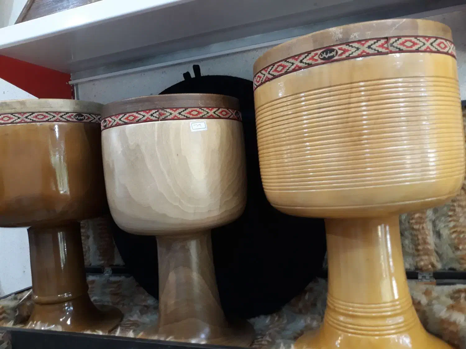 تنبک شیرانی|سازهای سنتی|رودبنه, |دیوار