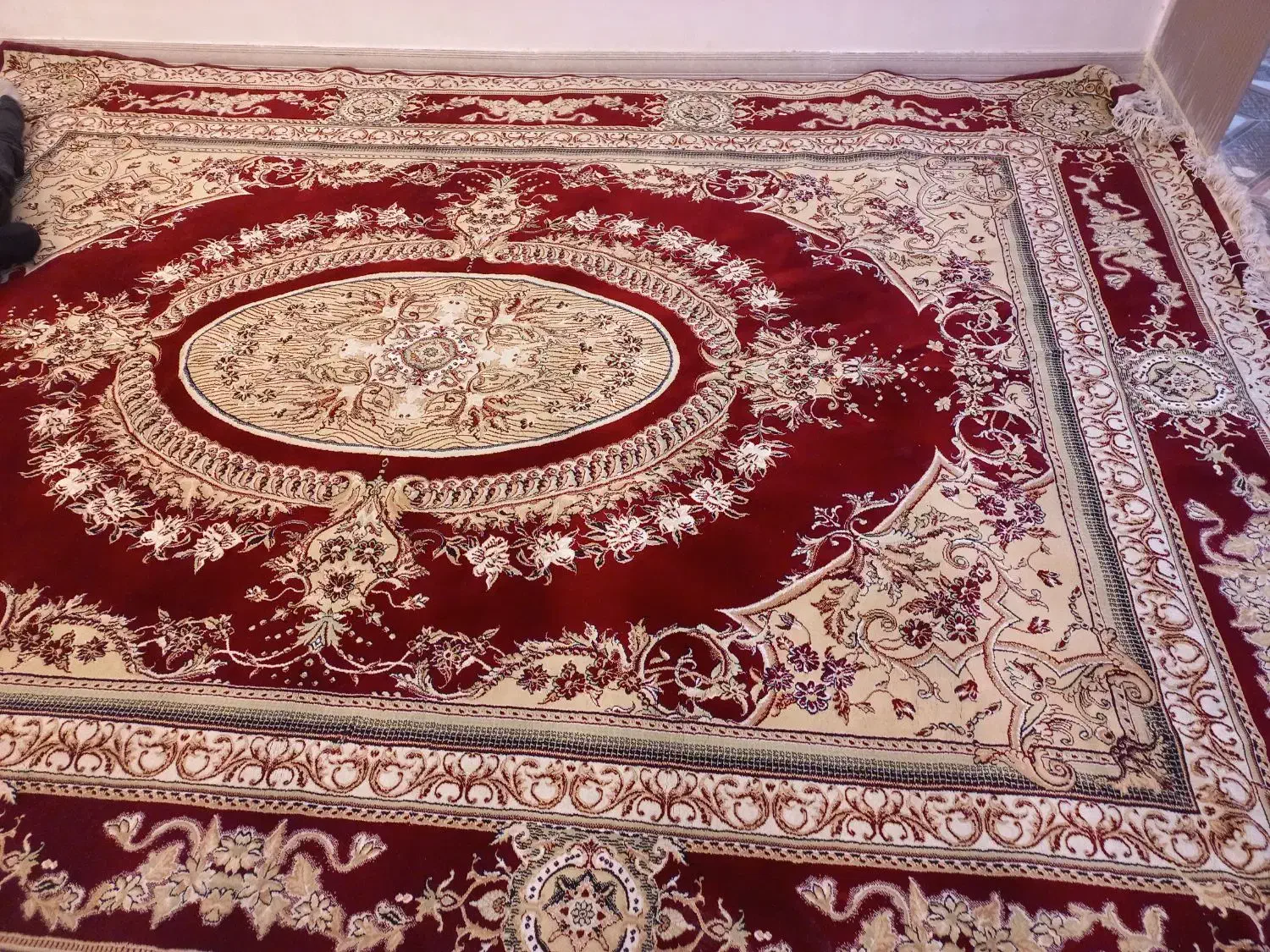 فرش کارکرده در حد نو|فرش|تویسرکان, |دیوار