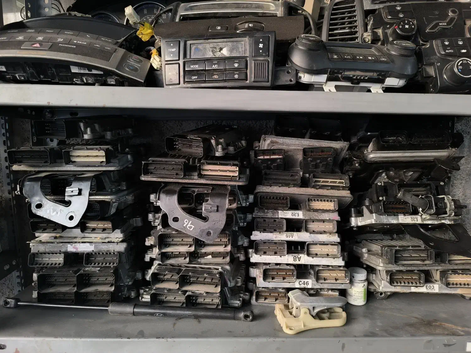 کامپیوتر هیوندا و کیا|قطعات یدکی و لوازم جانبی|شیراز, ریشمک|دیوار