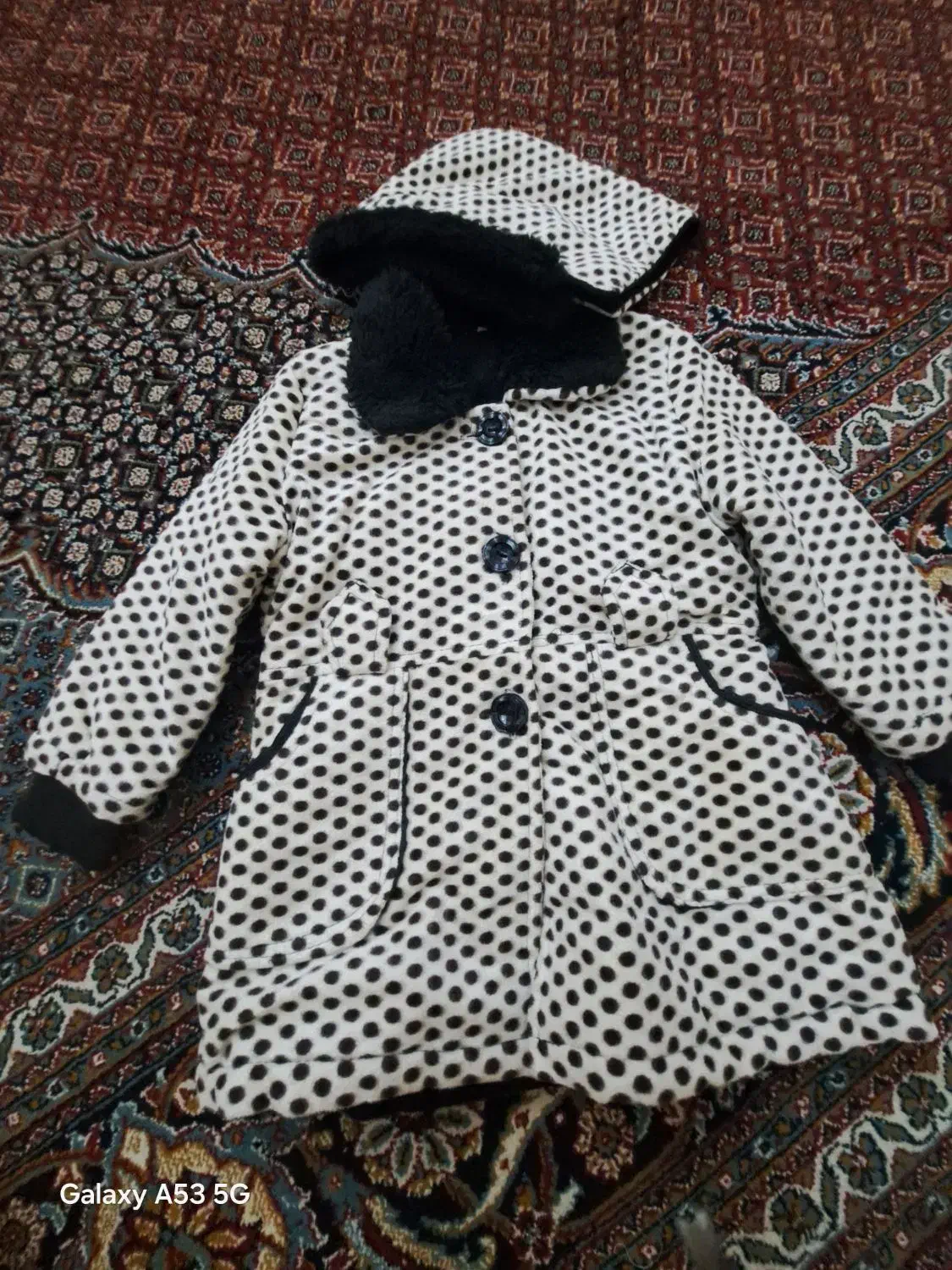 دو عدد پالتوی دخترانه|کفش و لباس بچه|پاکدشت, پاکدشت (مامازند)|دیوار