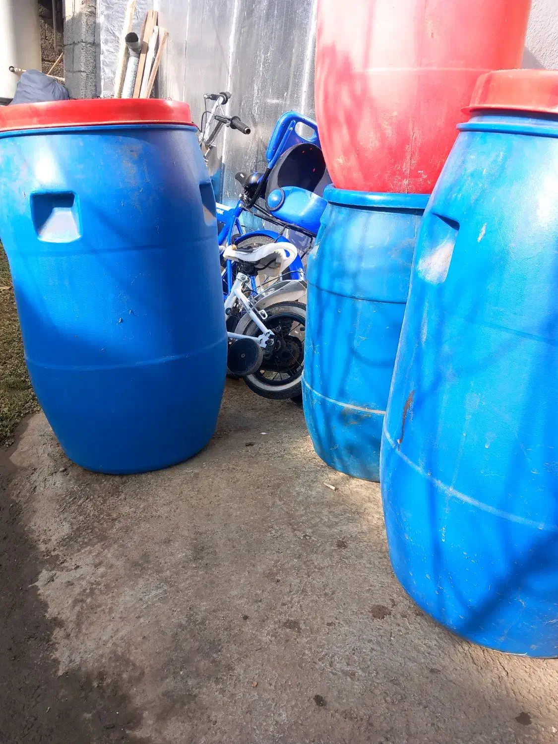 فروش بشکه درحد‌نو استفاده نشده زیرقیمت بازار|ظروف نگهدارنده، پلاستیکی، یک‌بارمصرف|کلاچای, |دیوار