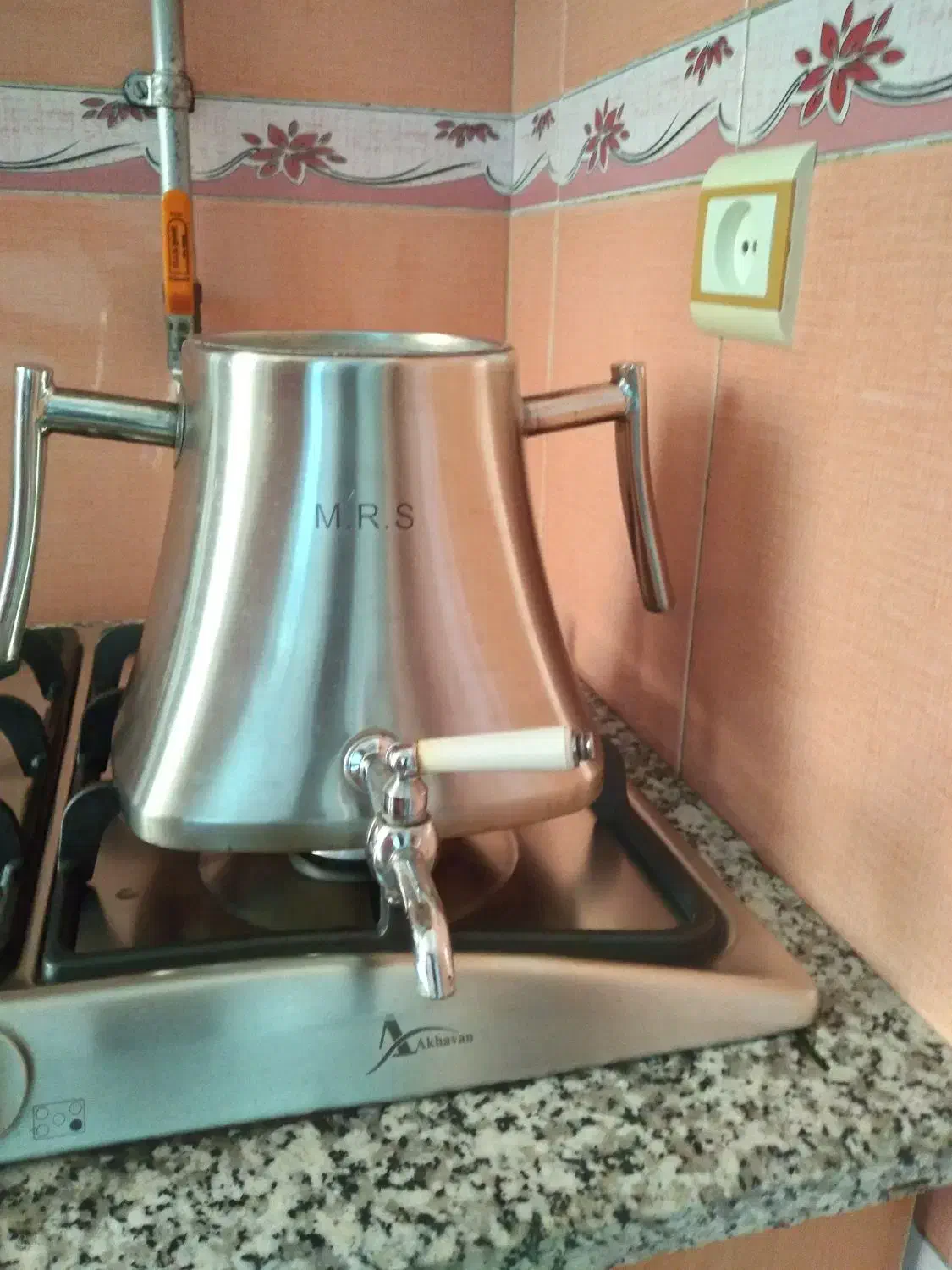 تعدادی وسایل خانه|فرش|شاهرود, |دیوار