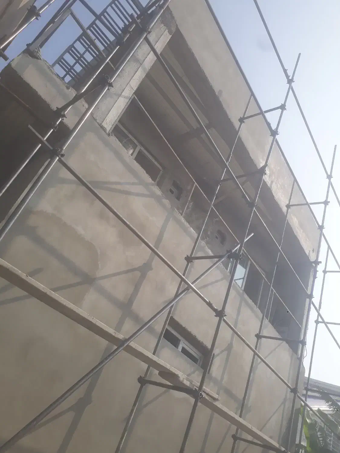 داربست نما کفراژ زیر بتن بنر|خدمات پیشه و مهارت|فریدون‌کنار, |دیوار