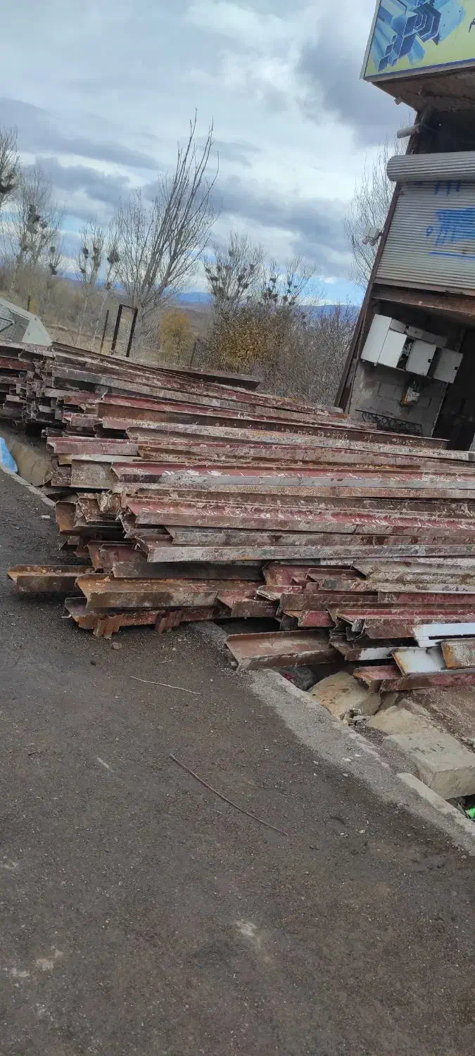 خرید وفروش تیراهن پروفیل ورق شیروانی دست دوم ونو|عمده‌فروشی|اهر, |دیوار