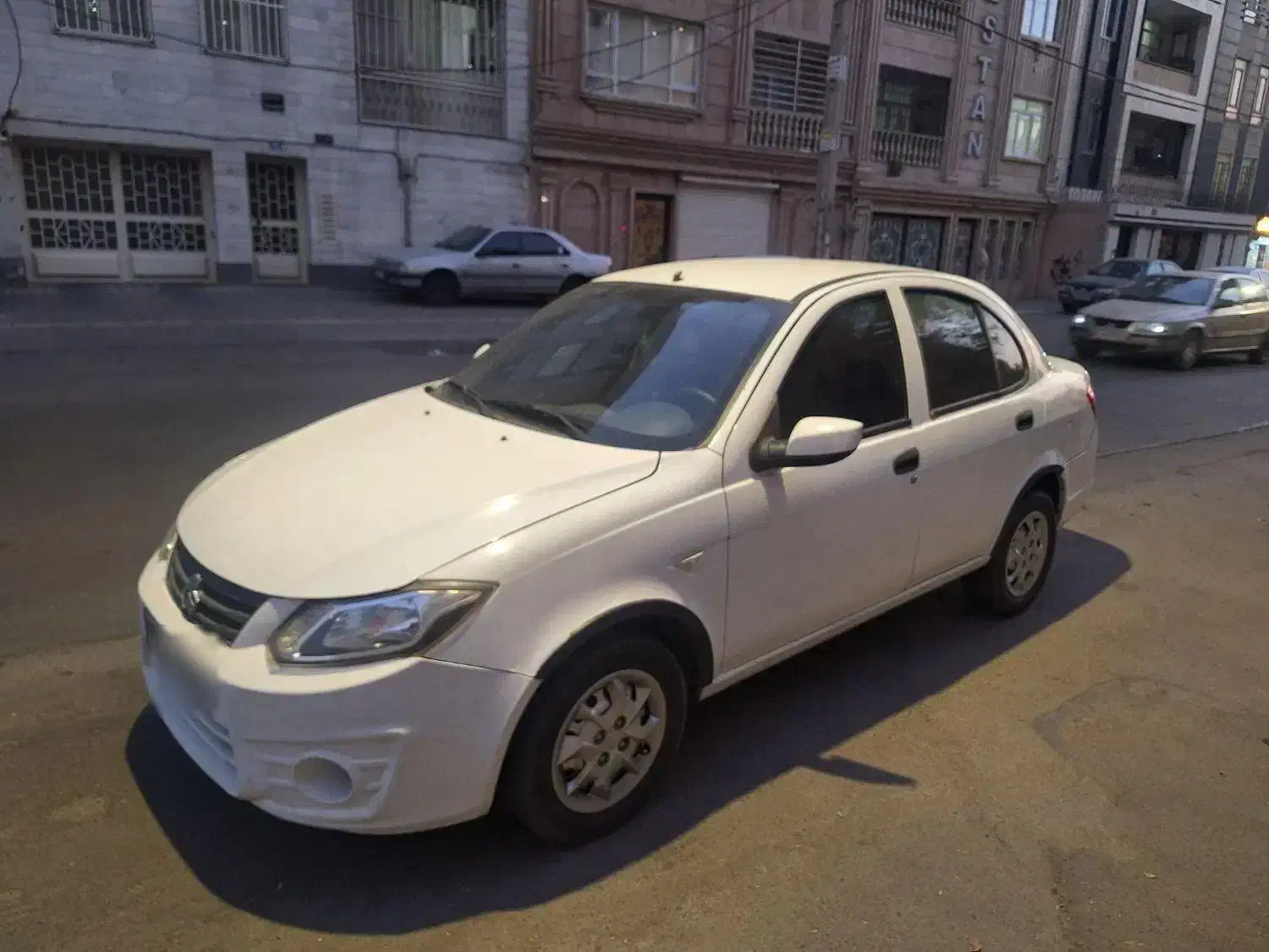 ساینا ۹۸|خودرو سواری و وانت|ملارد, |دیوار