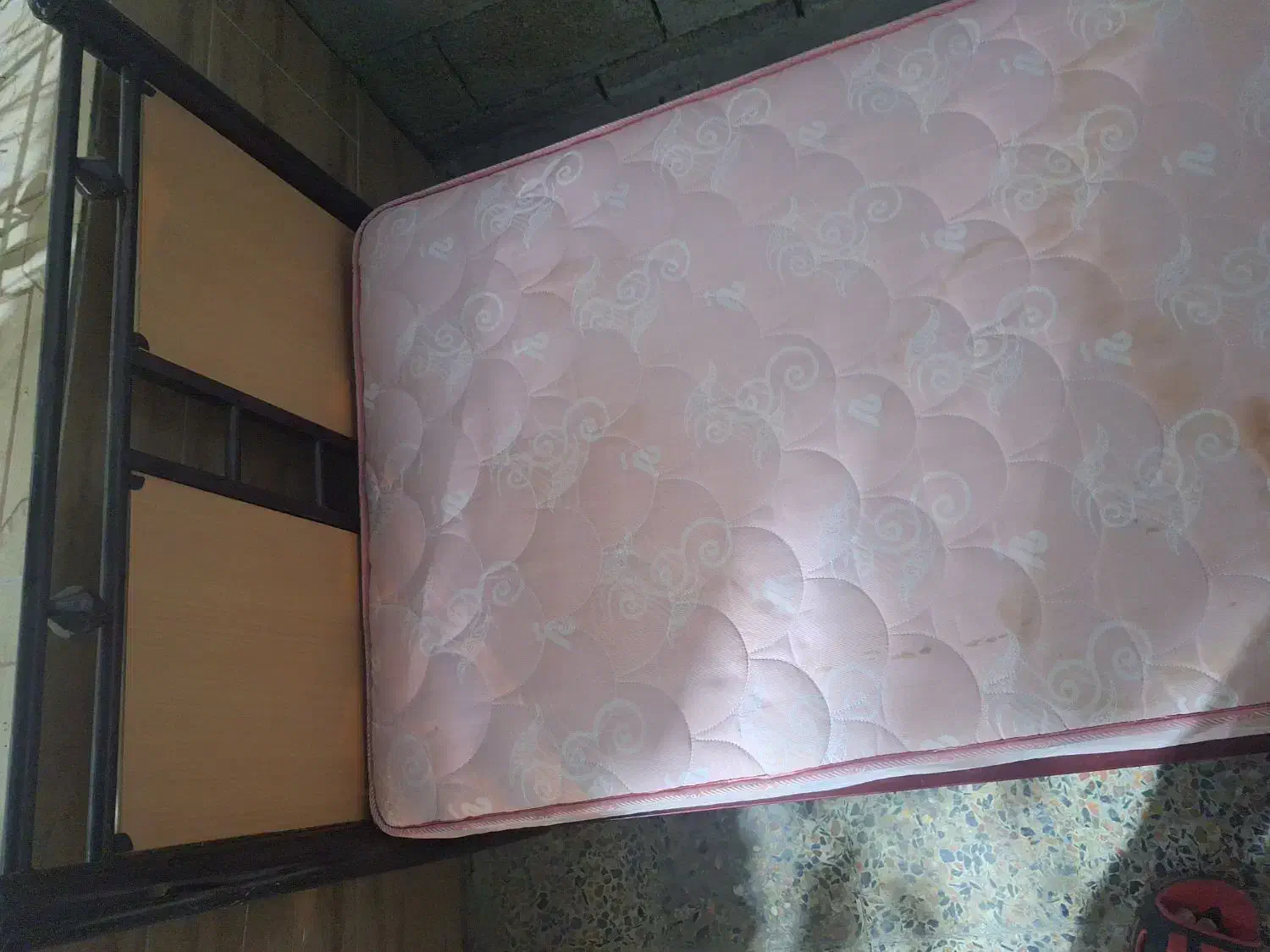 تختو تشک|تشک تختخواب|برازجان, |دیوار