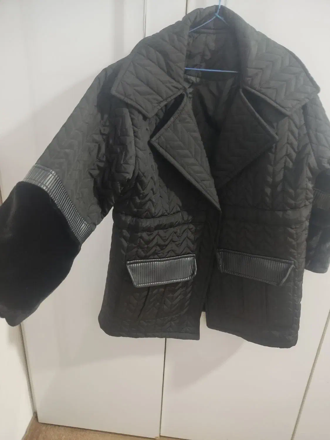 کاپشن با آستین خز|لباس|جوانرود, |دیوار