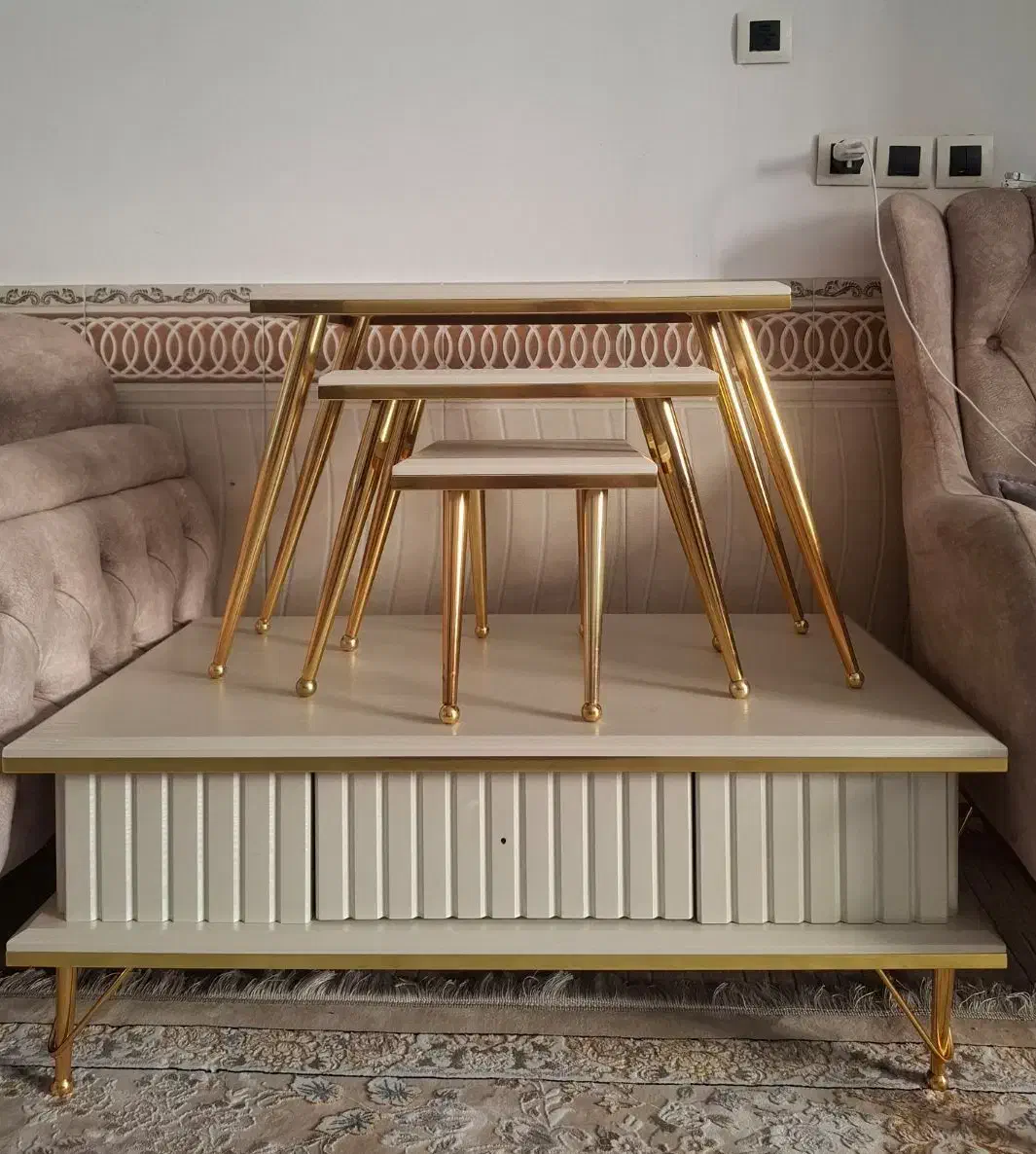 جلو مبلی و عسلی در حد نو|مبلمان خانگی و میز عسلی|مریوان, |دیوار