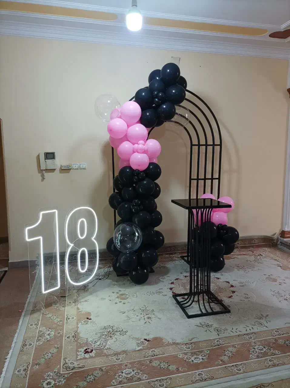 بادکنک آرایی و گل آرایی با قیمت منصفانه|خدمات پذیرایی، مراسم|شیراز, میرزاکوچک خان|دیوار