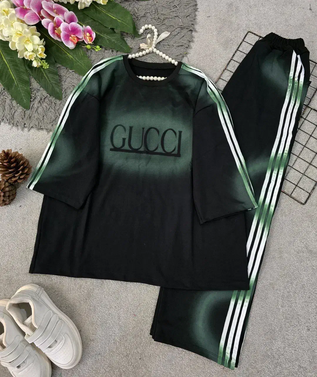 پوشاک نایس|لباس|نشتارود, |دیوار