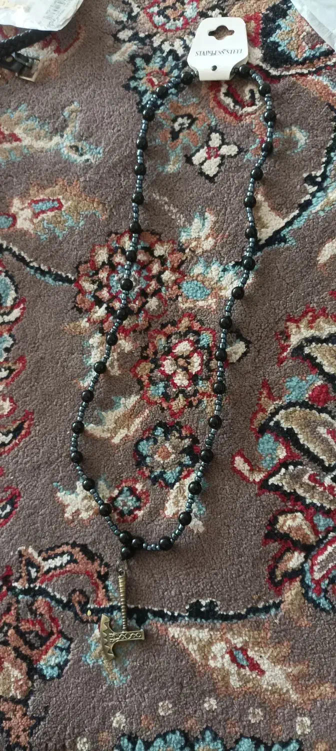 گردنبندمهره|بدلیجات|تربتحیدریه, حسنی بالا|دیوار