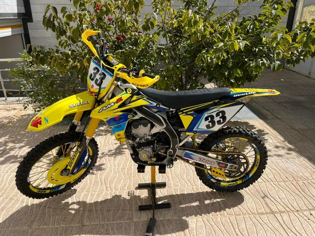 Rmz450|موتورسیکلت|شبستر, |دیوار