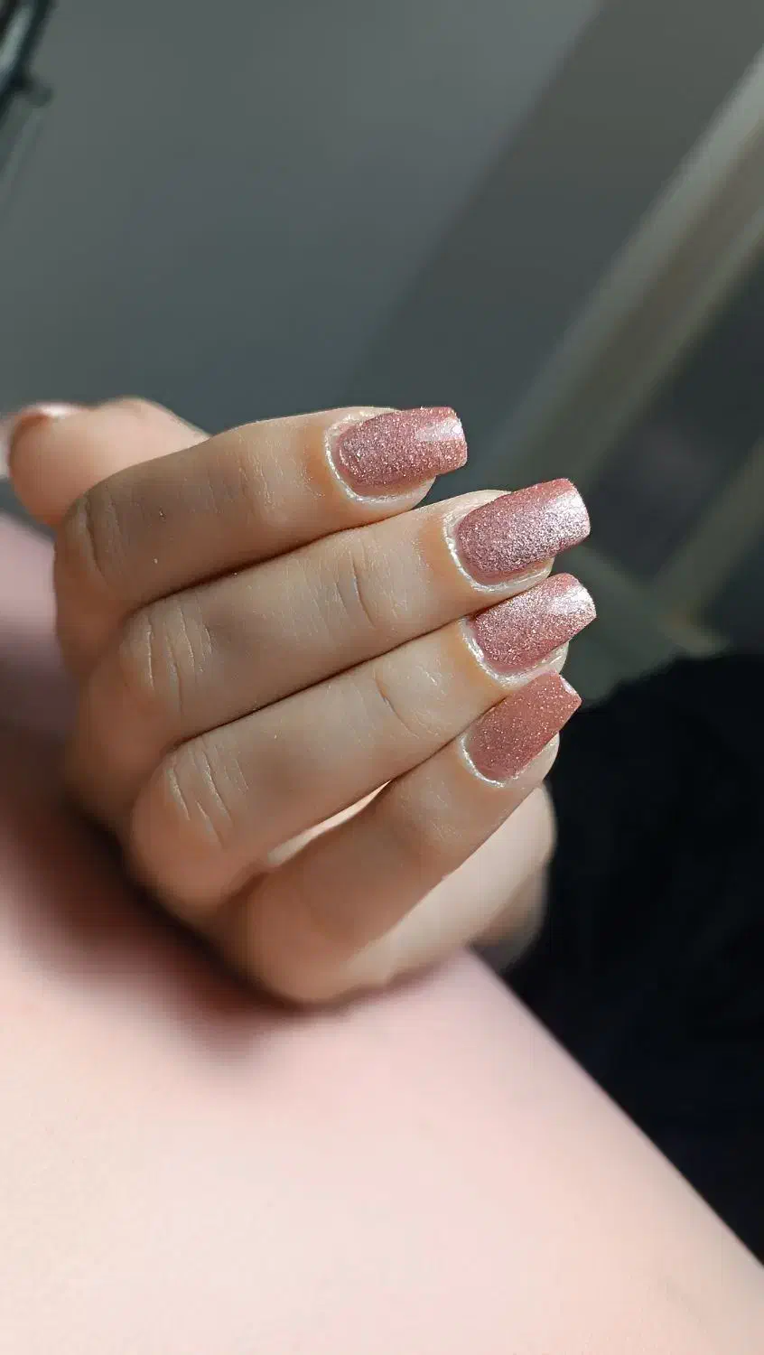 کاشت ناخن گلدشت شرقی|خدمات آرایشگری و زیبایی|خرم‌آباد, |دیوار