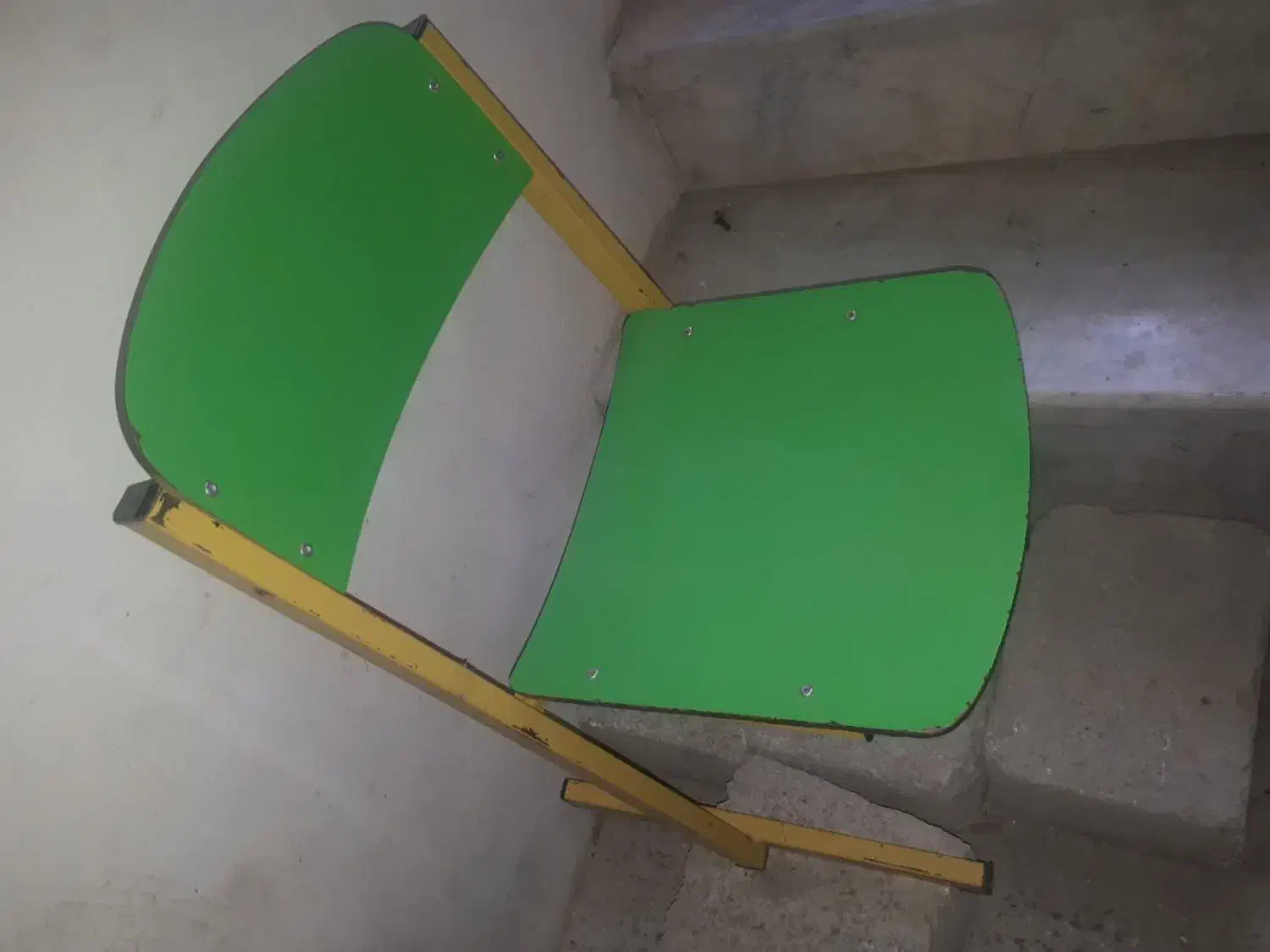 صندلی مهدکودک|صندلی و نیمکت|نجف‌آباد, دانش|دیوار