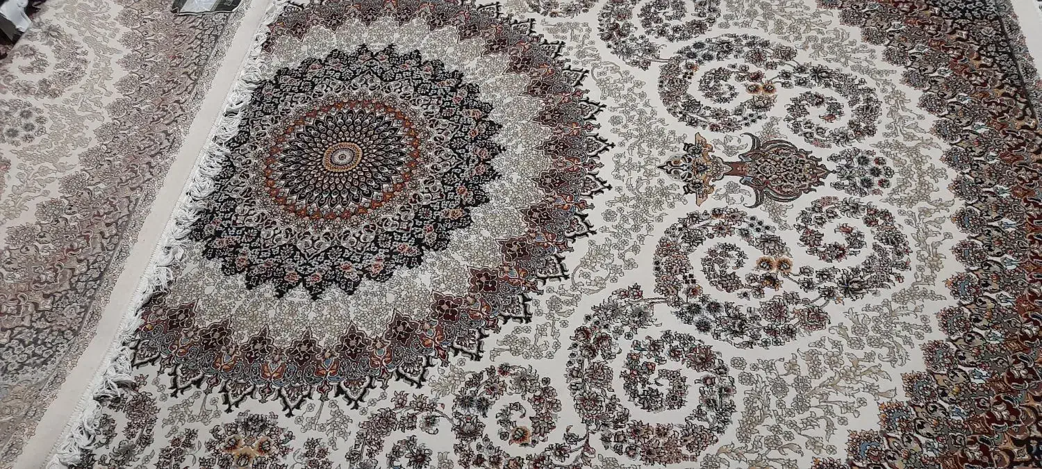 فرش ۶ متری دست بافت گونه|فرش|شاهین‌شهر, نبوت|دیوار