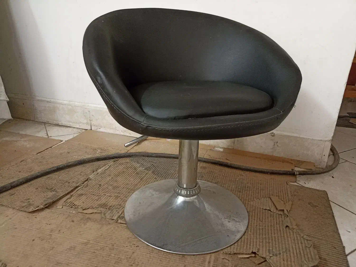 صندلی چرمی نهارخوری جک دار|میز و صندلی غذاخوری|لاهیجان, کوی آزادگان|دیوار