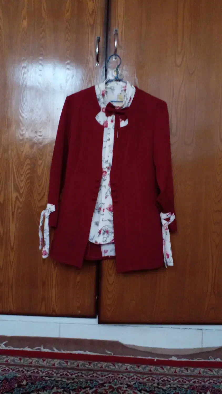 لباس|لباس|اردکان, |دیوار