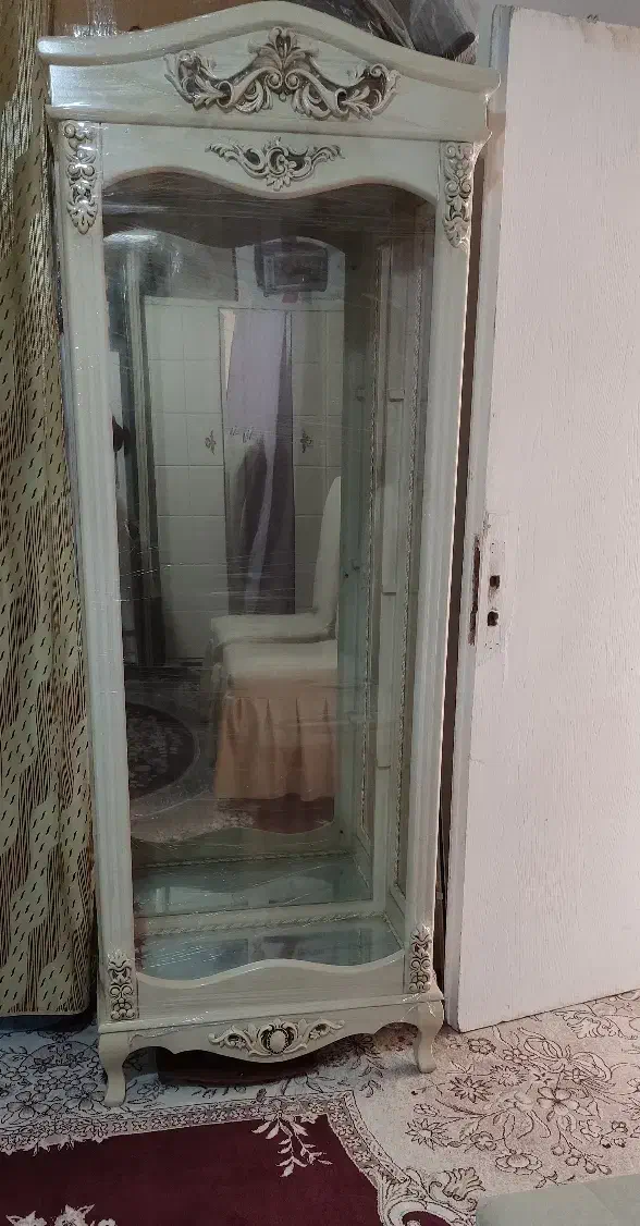 بوفه تمیز ، بدون زدگی و رنگ پریدگی، در حد نو|بوفه، ویترین، کنسول|تبریز, |دیوار