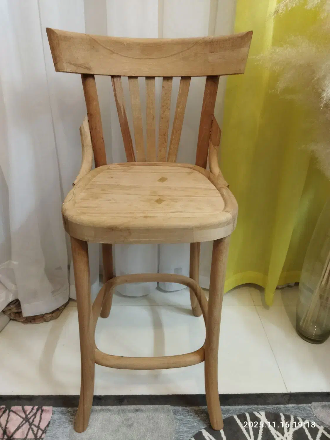 صندلی چوبی غذاخوری|میز و صندلی غذاخوری|قم, شاه سید علی|دیوار