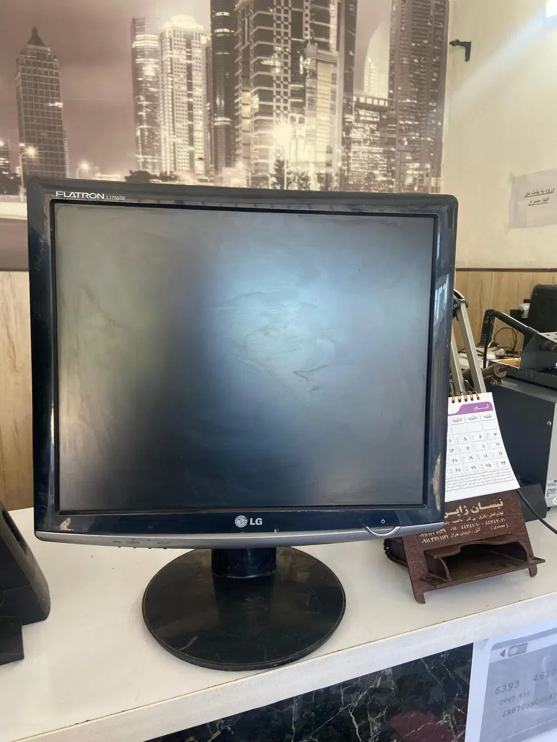 مانیتور 17 و 15 رو تعداد بالا کف قیمت ایران|قطعات و لوازم جانبی رایانه|آمل, |دیوار