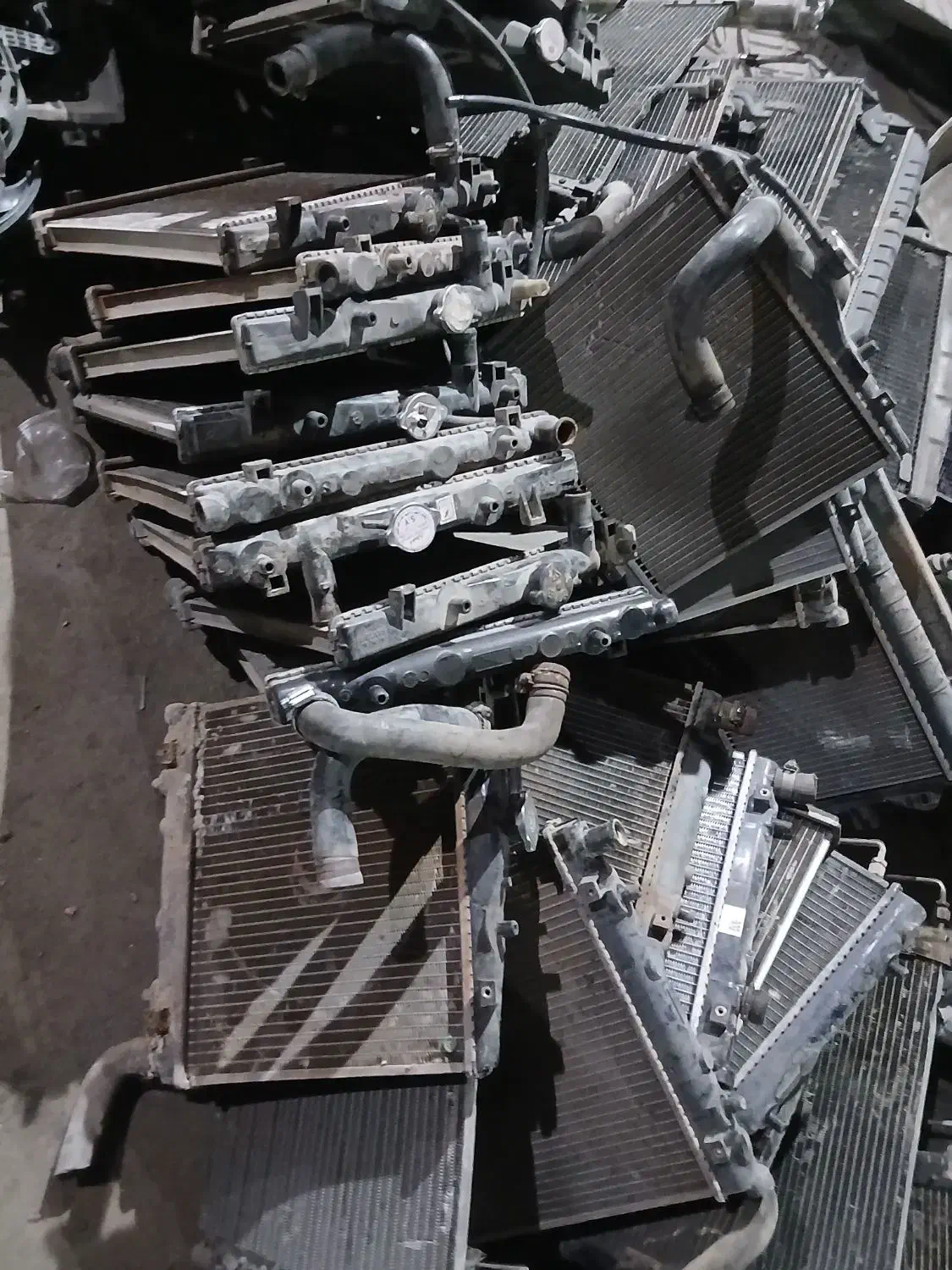 رادیات استوک|قطعات یدکی و لوازم جانبی|قم, قلعه صدری|دیوار